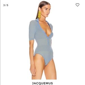 Jacquemus Yauco LeBody iconic two-tone ribbed-knit Bodysuit baby-blue + low-cut!